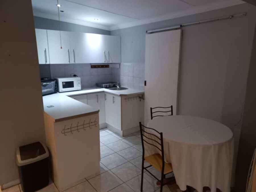 To Let 1 Bedroom Property for Rent in Humerail Eastern Cape